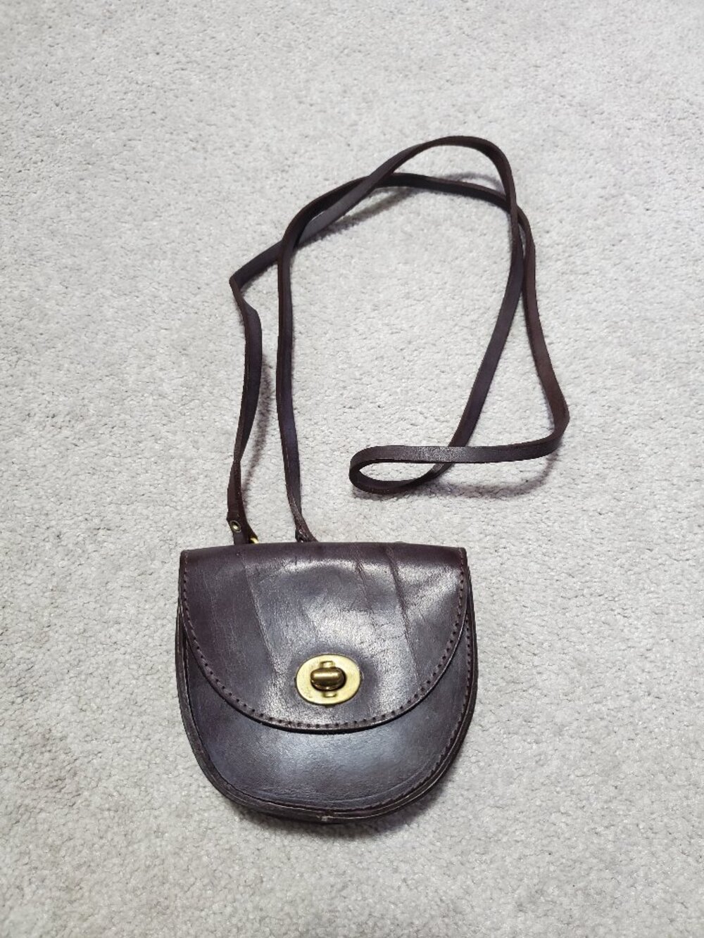 ROOTS Mini Saddle Crossbody Bag Belt Bag Dark Brown Brass Leather Structured